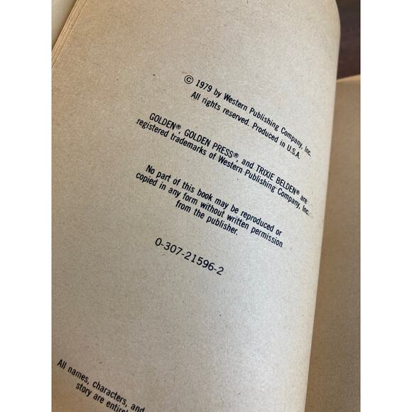 Vintage 70s Set of 5 Paperback Trixie Belden Mysteries #6, #7, #9, #14, and #25 - Picture 12 of 13